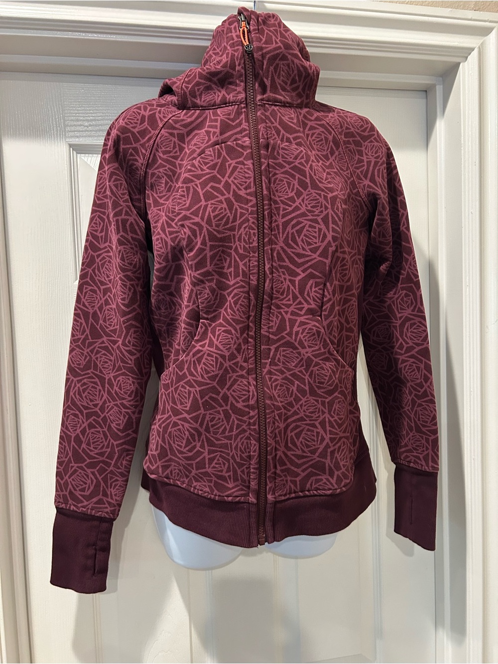Lululemon Scuba Hoodie in Posey Red Grape Bordeaux, size 8, EUC